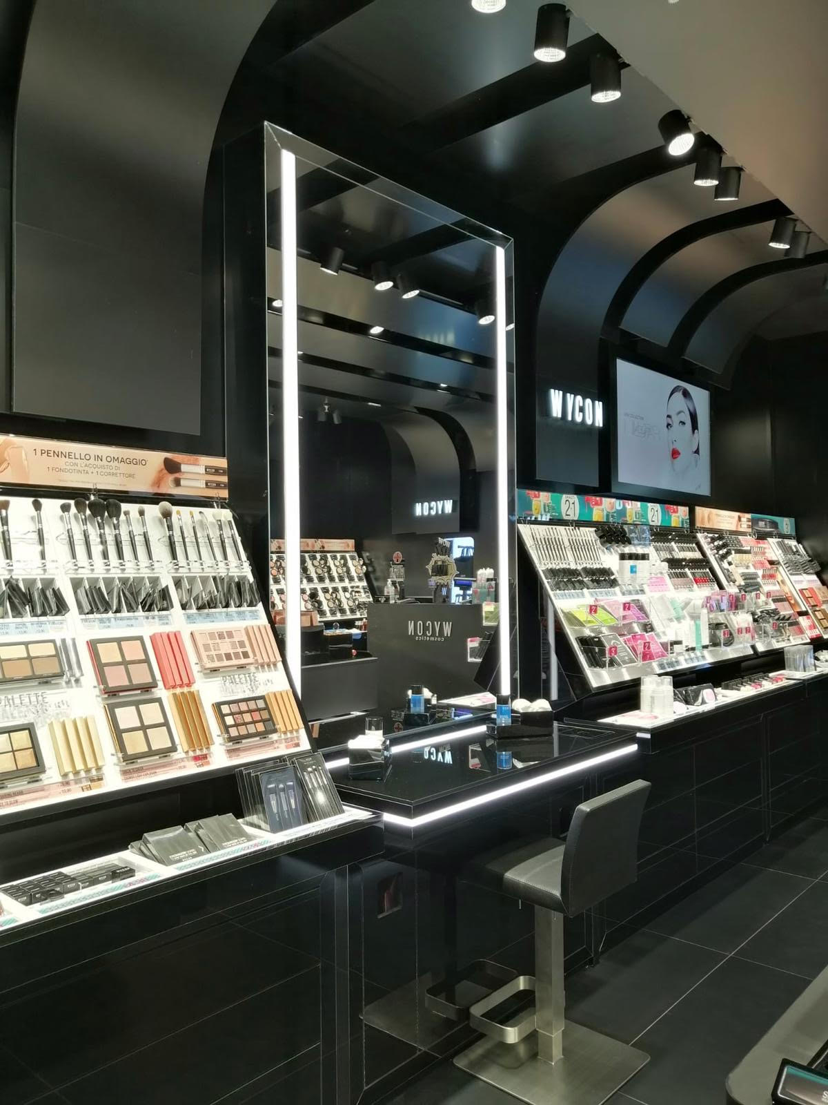 Cosmesi Centro Comm. Lario, Tavernola (Co)